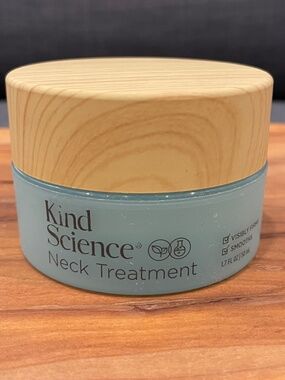 NWT KIND SCIENCE BY ELLEN DEGENERES Neck Treatment - Visibly Firms and Smooths